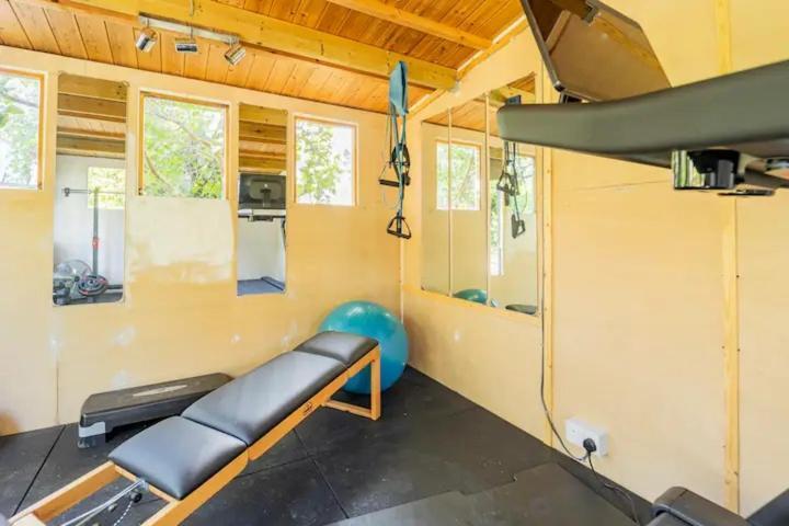 The Lodge - A Tranquil Escape Atworth Экстерьер фото